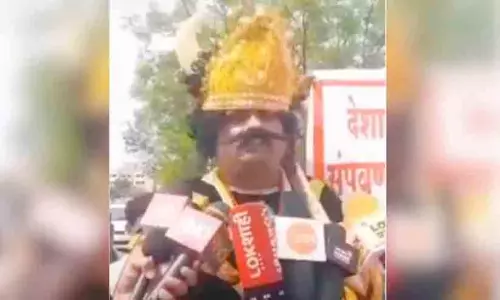 മഹാരാഷ്ട്രയിൽ സ്വതന്ത്രനായി മത്സരിക്കാൻ പത്രിക നൽകി യമരാജൻ