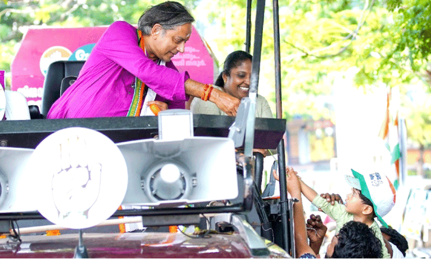 അവസാന ലാപ്പിൽ വോട്ടുറപ്പിക്കാൻ നെേട്ടാട്ടമോടി തി​രു​വ​ന​ന്ത​പു​രം മ​ണ്ഡ​ലം സ്ഥാ​നാ​ർ​ഥി​ക​ൾ