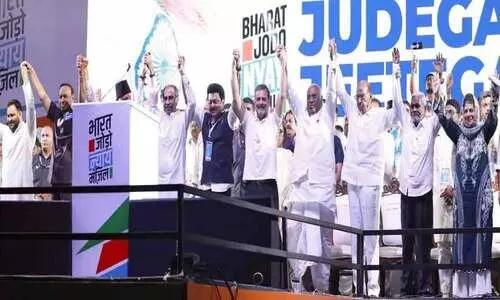 കലങ്ങിമറിഞ്ഞ മഹാരാഷ്​​ട്രയിൽ  പ്രവചനം എളുപ്പമല്ല