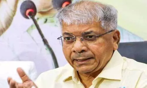 വോട്ട് ഭിന്നിപ്പിക്കുകയല്ല; ഒറ്റക്ക്  മത്സരിക്കുന്നതാണ് അഭികാമ്യം