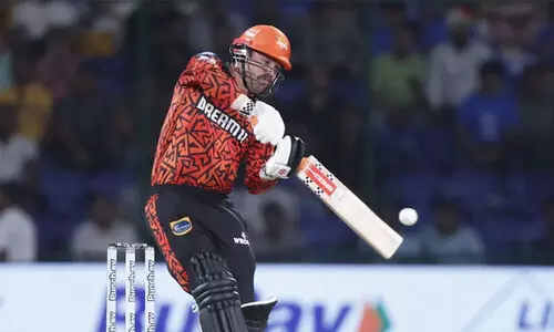 വീണ്ടും തീപടർത്തി ട്രാവിസ് ഹെഡ്; ഡൽഹിയിലും ഹൈദരാബാദിന്റെ റൺ സ്ഫോടനം