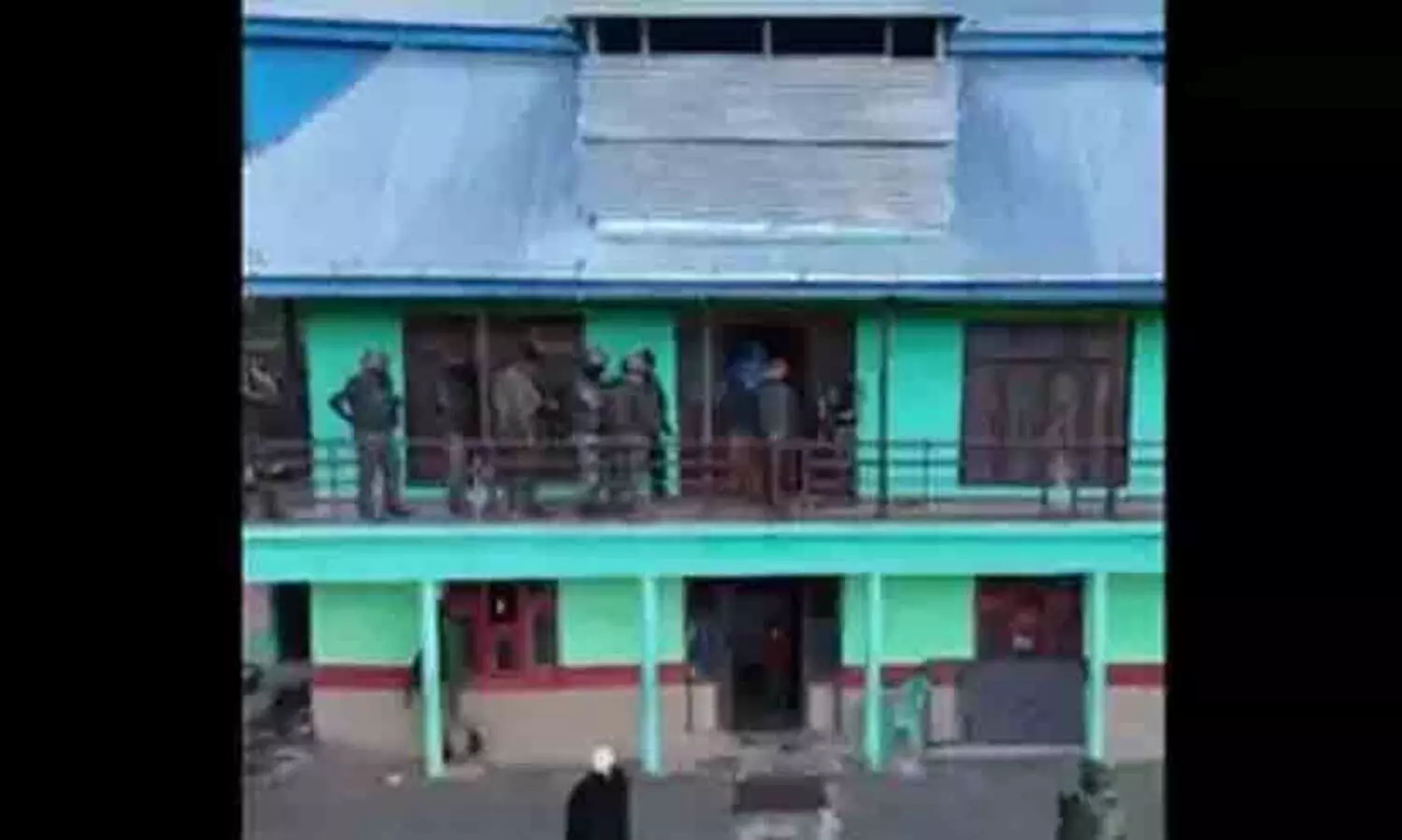 Terrorists aide arrested in Kashmir; A pistol and a grenade were seized