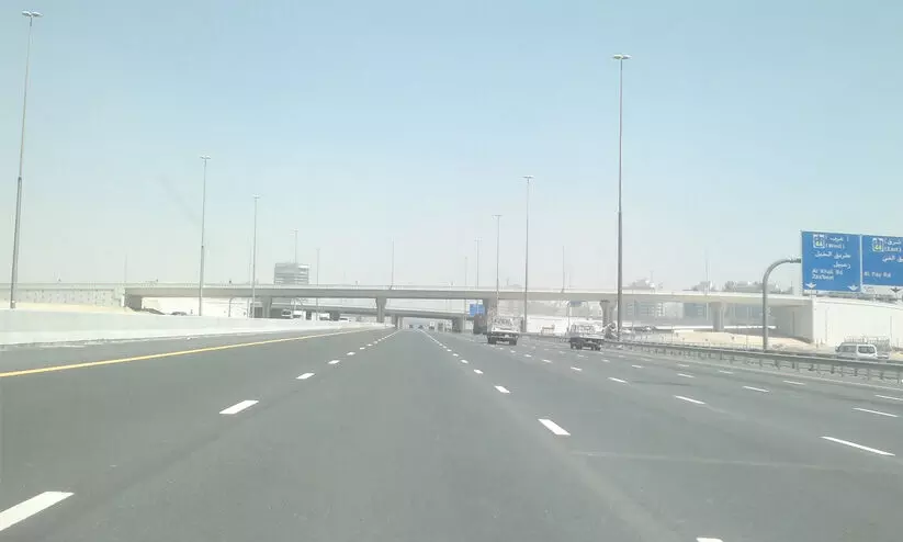 അ​ൽ​ഖൈ​ൽ റോ​ഡി​ൽ ര​ണ്ടി​ട​ത്ത്​ വീ​തി​കൂ​ട്ടി