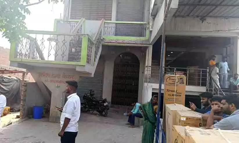 In the absence of a doctor, the junior staff performed the surgery; Woman dies during birth control surgery in Bihar In the absence of a doctor, the junior staff performed the surgery; Woman dies during birth control surgery in Bihar