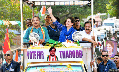 തീരദേശത്ത്​ തിരയിളക്കി പ്രിയങ്ക