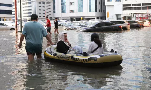 മഴക്കെടുതി: വെള്ളക്കെട്ട് നീക്കുന്നത് സജീവം മഴക്കെടുതി: വെള്ളക്കെട്ട് നീക്കുന്നത് സജീവം