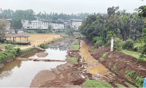 നീ​രൊ​ഴു​ക്ക് കു​റ​ഞ്ഞ പു​ഴ​ക​ളി​ൽ ശു​ചീ​ക​ര​ണ​ത്തി​ന് ന​ട​പ​ടി​യി​ല്ല