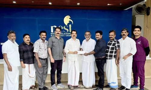 നി​യാ​ർ​ക്കി​ന് ബ​ഹ്‌​റൈ​ൻ ചാ​പ്റ്റ​ർ സ​ഹാ​യം കൈ​മാ​റി