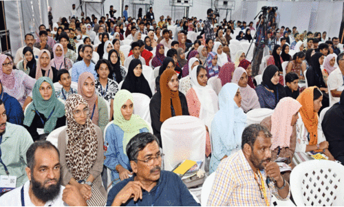 അറിവിന്റെ മഹോത്സവത്തിന് കൊടിയിറക്കം