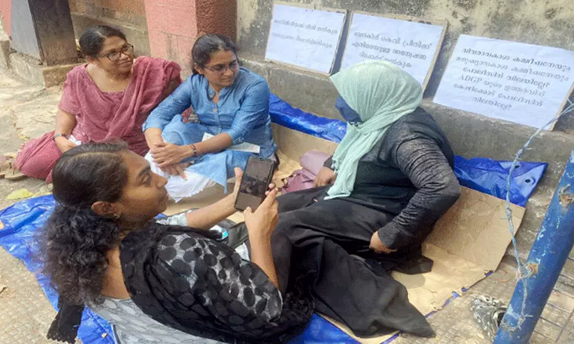 ഐ.സി.യു പീഡനക്കേസ് തുടരന്വേഷണ ചുമതല ഉത്തരമേഖല ഐ.ജിക്ക്; 15 ദിവസത്തിനകം റിപ്പോർട്ട് സമർപ്പിക്കണം ഐ.സി.യു പീഡനക്കേസ് തുടരന്വേഷണ ചുമതല ഉത്തരമേഖല ഐ.ജിക്ക്; 15 ദിവസത്തിനകം റിപ്പോർട്ട് സമർപ്പിക്കണം