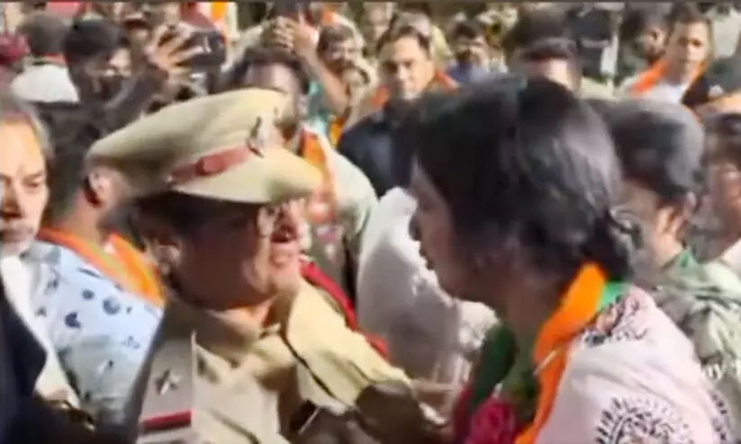 ASI Hugging BJP Candidate