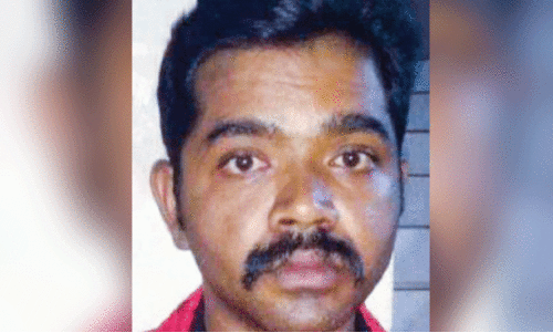 സ​തീ​ഷ്