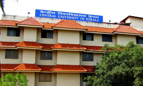 വനിത ഉദ്യോഗസ്ഥയെ ഭീഷണിപ്പെടുത്തി: കേന്ദ്ര സർവകലാശാല വൈസ് ചാൻസലർ ഇൻ ചാർജിനെതിരെ പരാതി