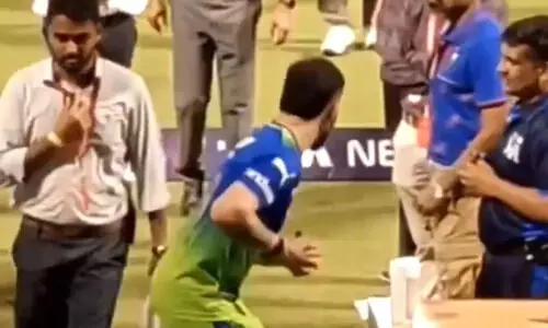 കോഹ്ലിയെ പറഞ്ഞുമനസ്സിലാക്കാൻ അമ്പയർക്ക് കഴിഞ്ഞോ? ഇരുവരും സംസാരിക്കുന്ന വിഡിയോ വൈറൽ