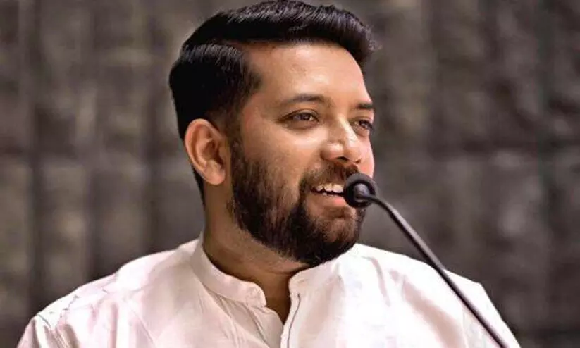 വടകരയിലെ അശ്ലീല വീഡിയോ വിവാദം സി.പി.എം നേതൃത്വത്തിന്റെ അറിവോടെ ആകുമെന്ന് ഷാഫി പറമ്പിൽ വടകരയിലെ അശ്ലീല വീഡിയോ വിവാദം സി.പി.എം നേതൃത്വത്തിന്റെ അറിവോടെ ആകുമെന്ന് ഷാഫി പറമ്പിൽ