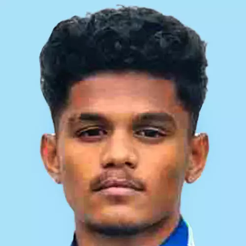 വാ​ഹ​നാ​പ​ക​ട​ത്തി​ൽ പ​രി​ക്കേ​റ്റ യു​വാ​വ് മ​രി​ച്ചു