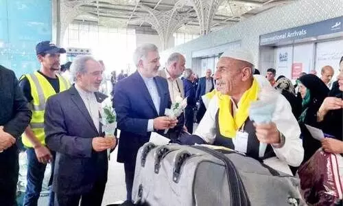 welcoming umrah pilgrims