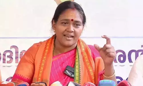 കണ്ണൂരിലെ ഉന്നത സി.പി.എം നേതാവിനെ ബി.ജെ.പിയിൽ ചേർക്കാൻ ദല്ലാള്‍ നന്ദകുമാർ ഓഫിസ് നിരങ്ങി -ശോഭ സുരേന്ദ്രൻ