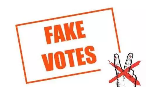 കള്ളവോട്ട് ചെയ്യാൻ പ്രേരിപ്പിച്ചെന്ന പരാതിയിൽ ഉദ്യോഗസ്ഥന് സസ്പെൻഷൻ