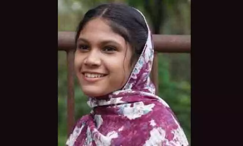 വിദ്യാര്‍ഥിനി കുഴഞ്ഞുവീണ് മരിച്ചു