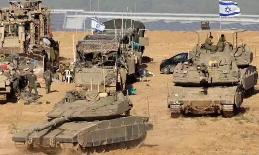 ഗസ്സക്കരികെ ഒരുങ്ങിനിൽക്കുന്നത് 820 ഇസ്രായേൽ സൈനിക വാഹനങ്ങൾ; ലക്ഷ്യം റഫയിൽ മനുഷ്യക്കുരുതി?