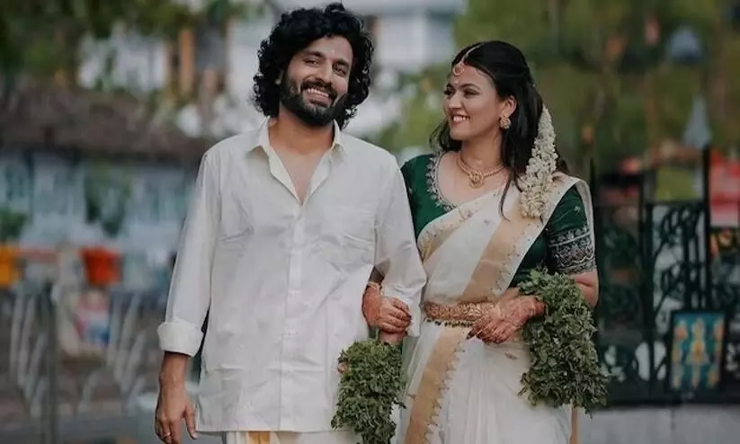 actors Aparna Das, Deepak Parambol get married