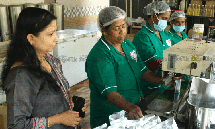 തേങ്ങ ചതിച്ചില്ല; നാളികേരത്തിലൂടെ ‘ഗ്രീൻ ഓറ’ വിപണിയിലെത്തിക്കുന്നത് നിരവധി ഉൽപന്നങ്ങൾ