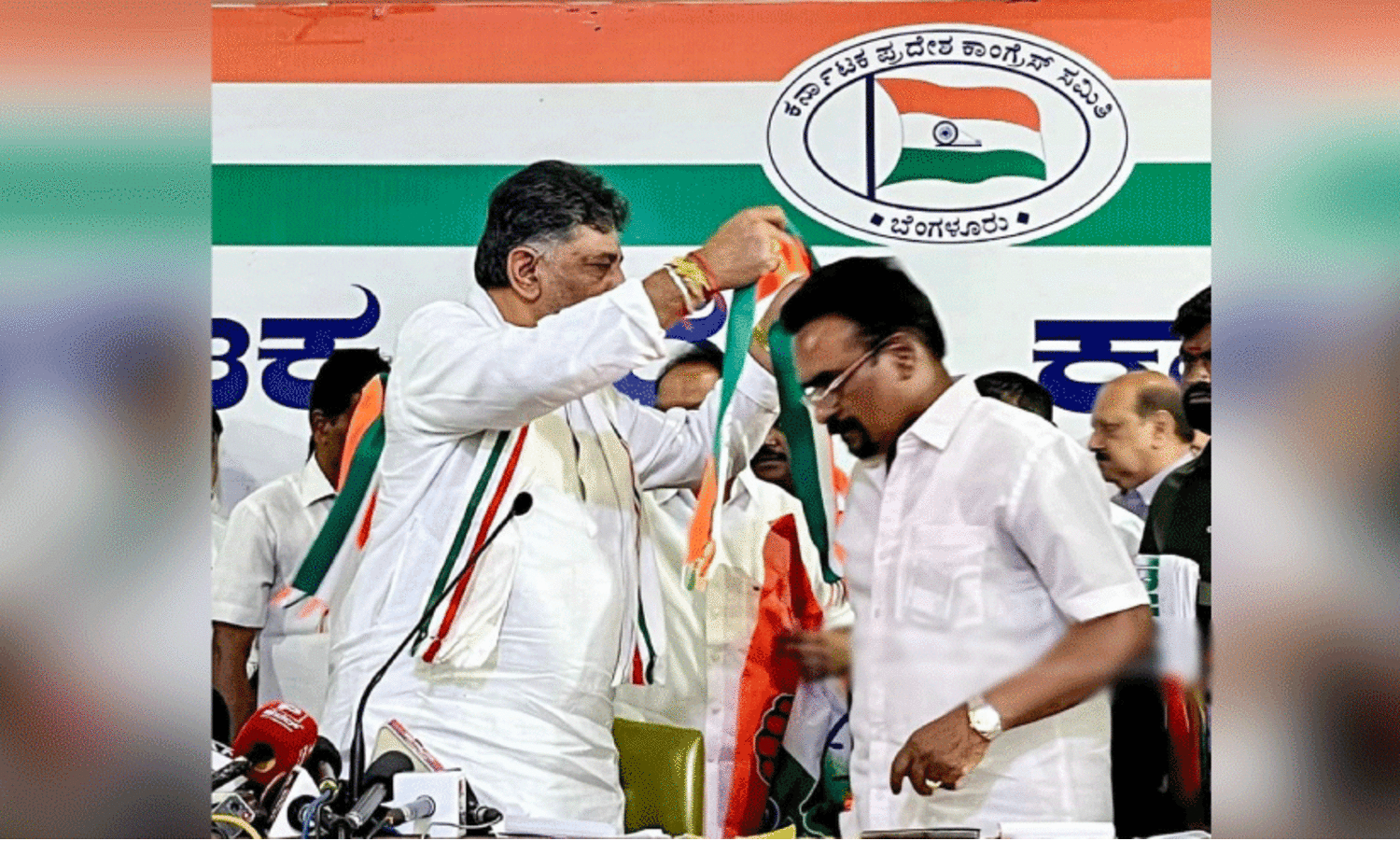 ബി.​ജെ.​പി എം.​എ​ൽ.​സി കെ.​പി. ന​ഞ്ചു​ണ്ടി കോ​ൺ​​ഗ്ര​സി​ൽ