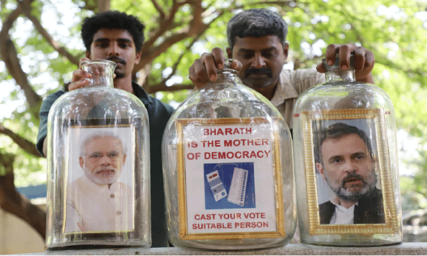 പ​ര​സ്യ പ്ര​ചാ​ര​ണ​ത്തി​ന് ആ​വേ​ശ സ​മാ​പ​നം