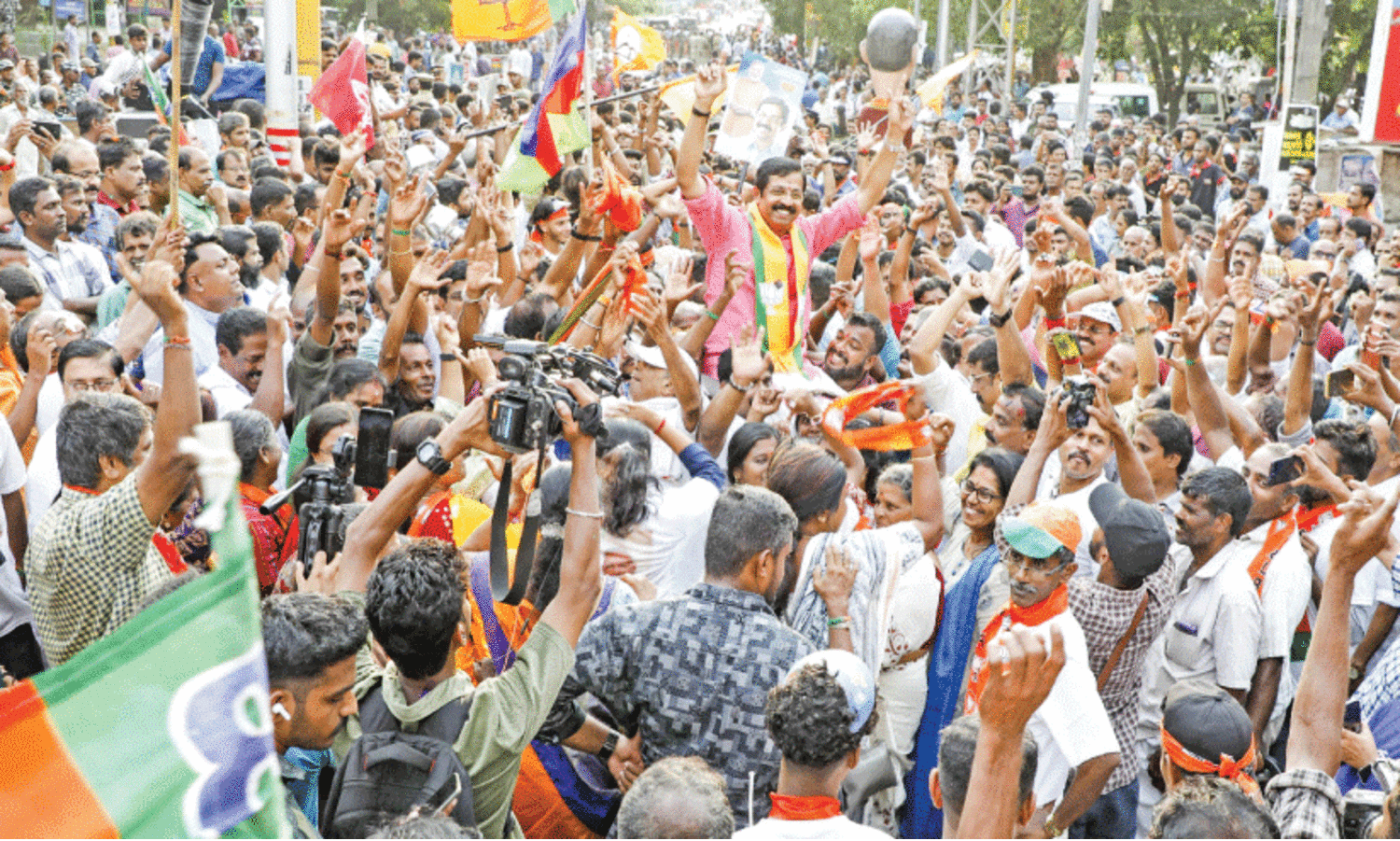 മൗ​നം വാ​ചാ​ലം...