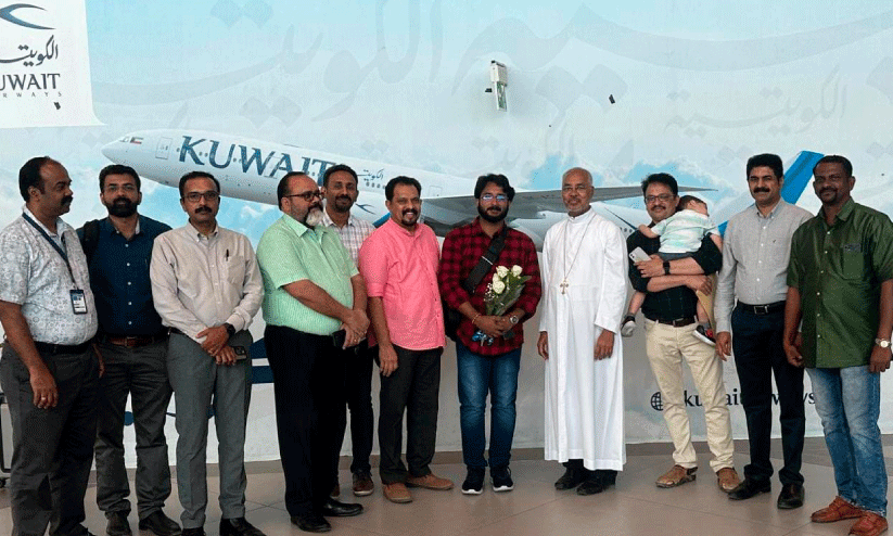 ഫാ.​ജോ​ൺ ക​ടു​വി​ങ്ക​ലി​ന് സ്വീ​ക​ര​ണം ന​ൽ​കി