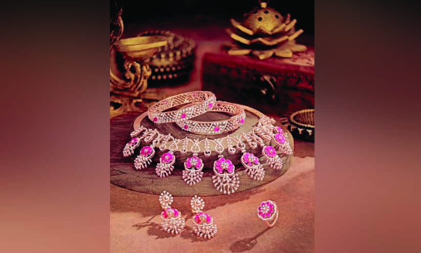 ‘ഗോള്ഡന് ഗിഫ്റ്റ്’ ഓഫറുമായി മലബാര് ഗോള്ഡ് ആൻഡ് ഡയമണ്ട്സ് ‘ഗോള്ഡന് ഗിഫ്റ്റ്’ ഓഫറുമായി മലബാര് ഗോള്ഡ് ആൻഡ് ഡയമണ്ട്സ്