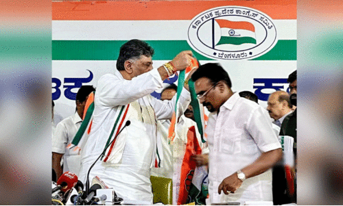 ബി.​ജെ.​പി എം.​എ​ൽ.​സി കെ.​പി. ന​ഞ്ചു​ണ്ടി കോ​ൺ​​ഗ്ര​സി​ൽ