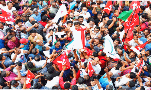 ആവേശത്തിരയായി കൊട്ടിക്കലാശം ആവേശത്തിരയായി കൊട്ടിക്കലാശം