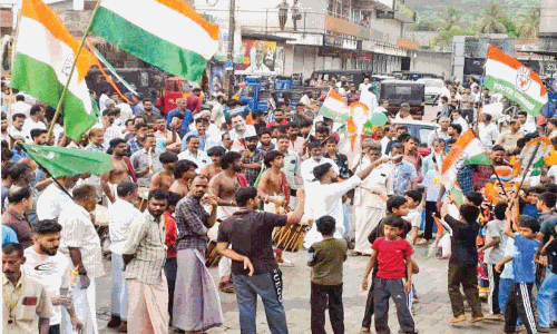 കൊട്ടിക്കയറി ആവേശം കൊട്ടിക്കയറി ആവേശം