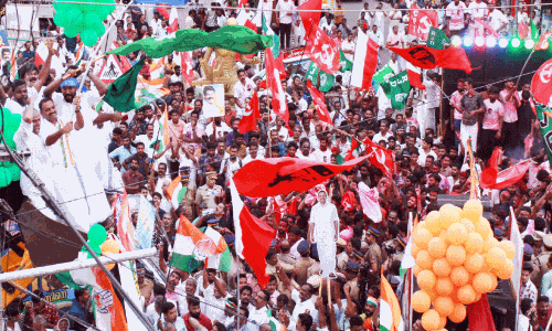 സമാപനം കൊട്ടിയാടി; ആ​വേ​ശം വാ​നോ​ളം