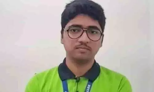 ദിവസവും 10-15 മണിക്കൂറുകൾ മടുക്കാതെ പഠിച്ച് നീൽകൃഷ്ണ ജെ.ഇ.ഇ മെയിൻ ടോപ്പറായി