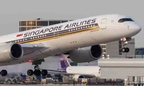 വിമാനത്തിലെ സീറ്റ് തകരാർ: സിംഗപ്പൂർ എയർലൈൻസ് തെലങ്കാന ഡി.ജി.പിക്ക് നഷ്ടപരിഹാരമായി രണ്ടു ലക്ഷം രൂപ  നൽകണമെന്ന് കോടതി