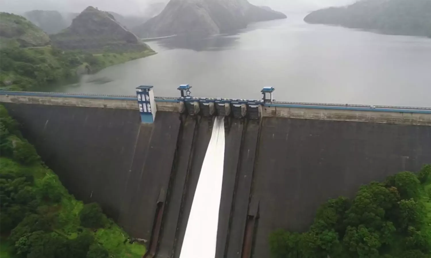 എട മോനെ... ഇവരാണ് റിയൽ ഹീറോസ്