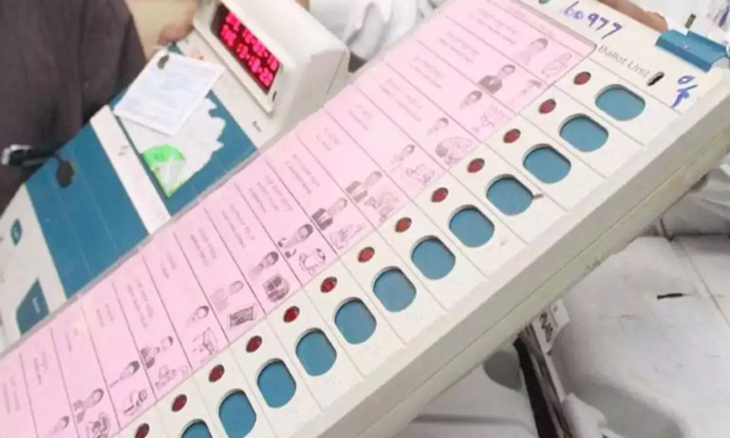 വോട്ടിങ് യന്ത്ര പരാതികൾ തള്ളിയത് 40ഓളം തവണ