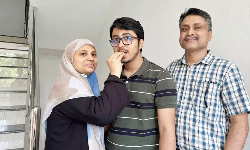 ജെ.ഇ.ഇ മെയിനിൽ സംസ്ഥാനതലത്തിൽ ഒന്നാമൻ; ഹാഫിസിന്റേത് കണക്കുതെറ്റാത്ത വിജയം ജെ.ഇ.ഇ മെയിനിൽ സംസ്ഥാനതലത്തിൽ ഒന്നാമൻ; ഹാഫിസിന്റേത് കണക്കുതെറ്റാത്ത വിജയം