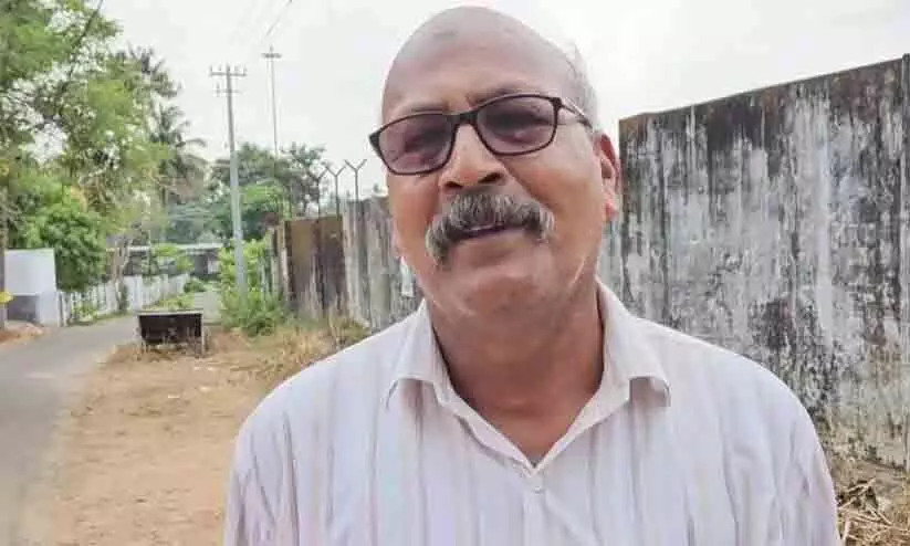 69ാം വയസിൽ കന്നിവോട്ട് ചെയ്ത് ഖാദർ ശരീഫ് 69ാം വയസിൽ കന്നിവോട്ട് ചെയ്ത് ഖാദർ ശരീഫ്