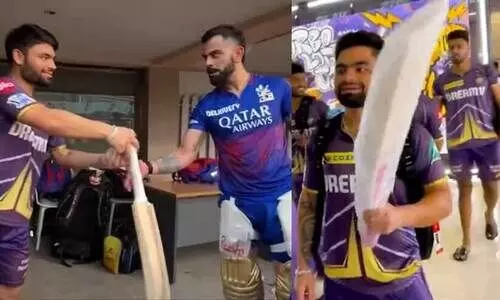 ചോദ്യം വെറുതെയായില്ല; വിരാട് കോഹ്‍ലി രണ്ടാമതും സമ്മാനിച്ച ബാറ്റുമായി റിങ്കു സിങ്