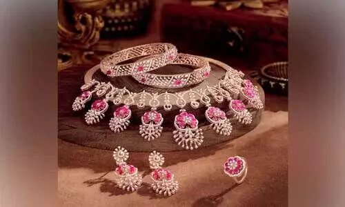 ‘ഗോ​ള്‍ഡ​ന്‍ ഗി​ഫ്റ്റ്’ ഓ​ഫ​റു​ക​ളു​മാ​യി മ​ല​ബാ​ര്‍ ഗോ​ള്‍ഡ് ആ​ൻ​ഡ് ഡ​യ​മ​ണ്ട്‌​സ്