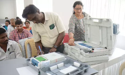 ക​ർ​ണാ​ട​ക​യി​ലെ 14 മ​ണ്ഡ​ല​ങ്ങ​ളി​ൽ ഇ​ന്ന് വി​ധി​യെ​ഴു​ത്ത്
