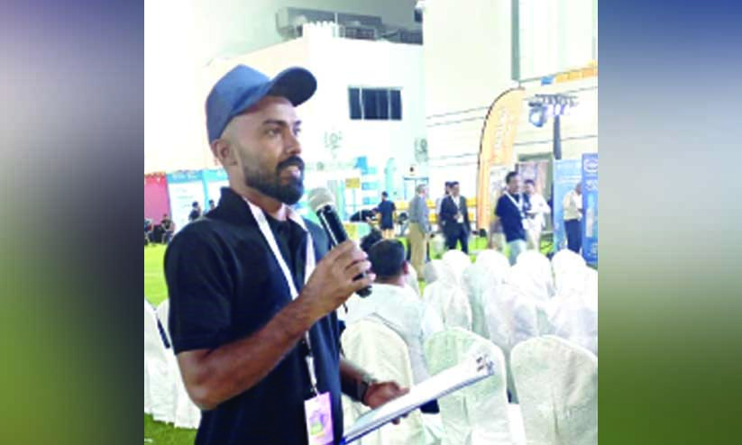 നാട്ടിലെ സെവൻസ് ഓർമകൾ സമ്മാനിച്ച്​ റാഷിദിന്‍റെ അനൗൺസ്​മെന്‍റ്​