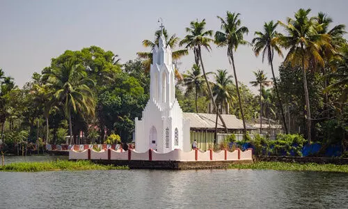 കോട്ടയം ആര്​ പിടിക്കും? അവസാന നിമിഷവും സസ്​പെൻസ്