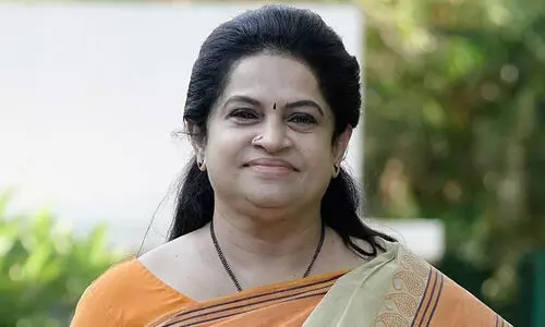 ചേട്ടനൊക്കെ വീട്ടിൽ, തൃശൂരിൽ ആര് ജയിക്കുമെന്ന് പറയാൻ ജോത്സ്യം നോക്കിയിട്ടില്ല -പത്മജ ചേട്ടനൊക്കെ വീട്ടിൽ, തൃശൂരിൽ ആര് ജയിക്കുമെന്ന് പറയാൻ ജോത്സ്യം നോക്കിയിട്ടില്ല -പത്മജ