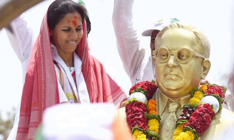 സു​​പ്രി​​യ സു​​ലേ