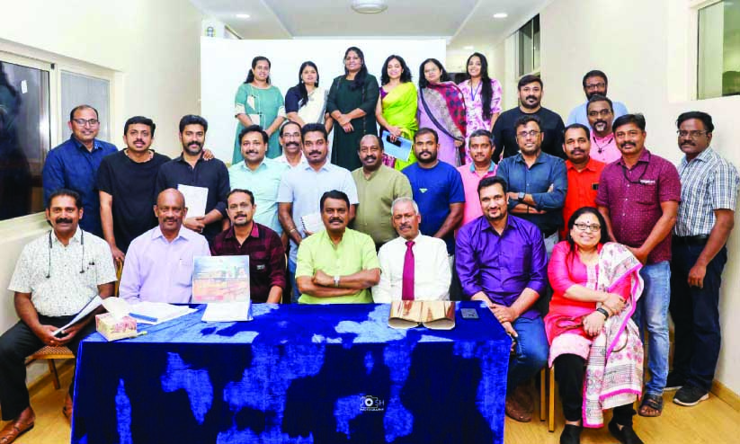 ‘പ്രമാണി’ നാടക പോസ്റ്റർ പ്രകാശനം ചെയ്തു ‘പ്രമാണി’ നാടക പോസ്റ്റർ പ്രകാശനം ചെയ്തു